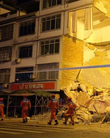 Tremor na China deixa mortos e provoca evacuação de milhares de moradores