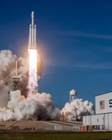 SpaceX estreia na bolsa avaliada em US$ 1,75 trilhão mesmo com prejuízo bilionário