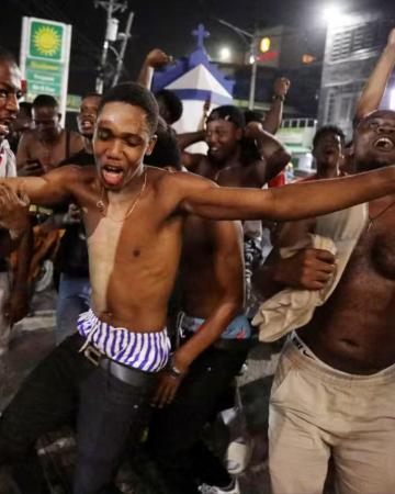 Após décadas torcendo pelo Brasil, haitianos sonham com vitória histórica do Haiti na Copa