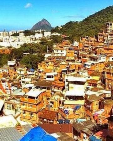 Tiroteio no Santa Marta deixa turistas ilhados no Mirante Dona Marta, no Rio