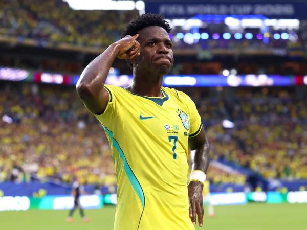 Brasil vence a Escócia, confirma liderança do grupo e embala na Copa