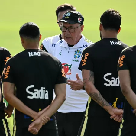 Ancelotti ajusta time após ouvir líderes e aposta em estabilidade contra o Japão