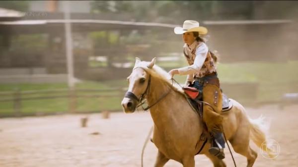 Empreendedora transforma paixão por cavalos em negócio itinerante que fatura R$ 60 mil por mês