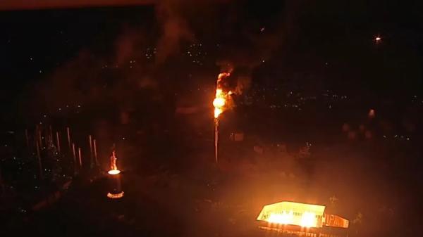 Chamas em polo petroquímico assustam moradores após queda de energia na Grande SP