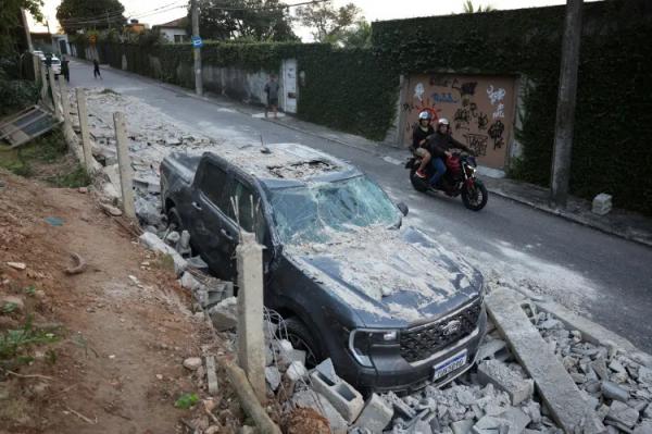 Ventania deixa 370 mil sem energia e provoca transtornos no Rio de Janeiro