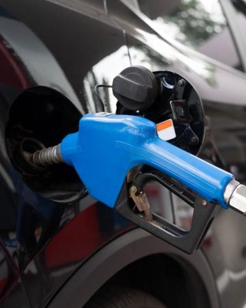 Gasolina com 32% de etanol começa a ser vendida; especialistas orientam cuidados com veículos antigos