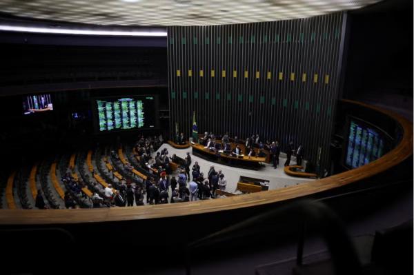 PL amplia bancada na Câmara dos Deputados em 2027